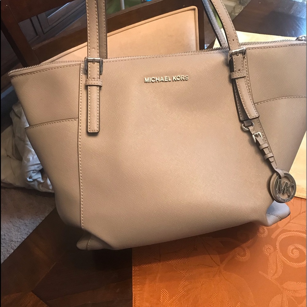 Michael Kors Jet Set Tote (grey)